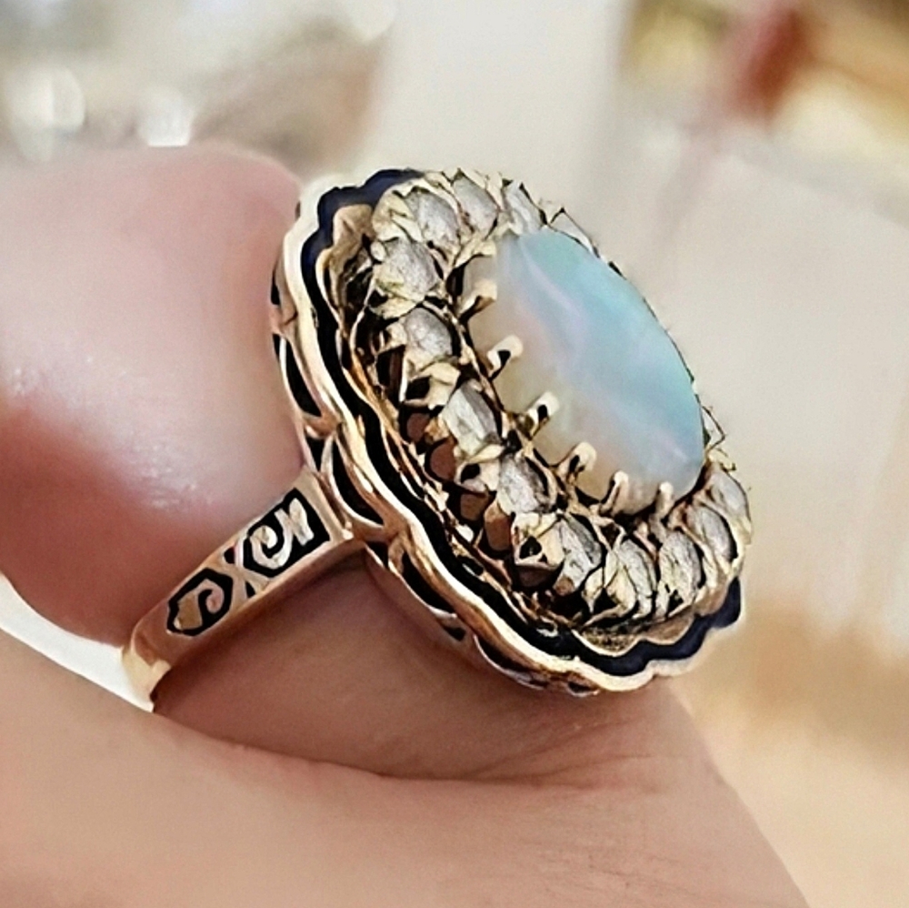 VINTAGE 14K GOLD OPAL AND DIAMOND ENAMEL COCKTAIL RING